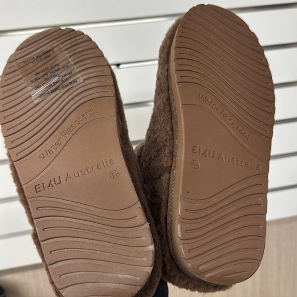 Emu Brown Sheepskin Lined Winter Booties - Picture 8 of 9